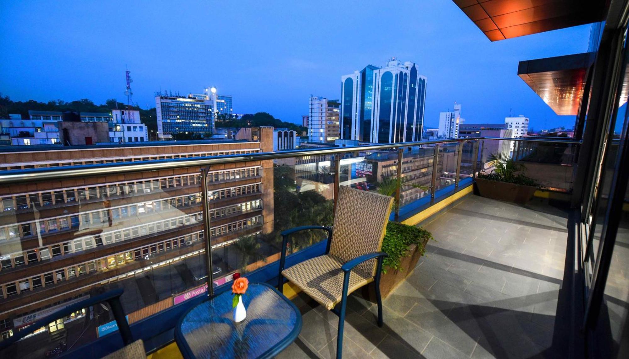 Kampala Boulevard Suites Extérieur photo