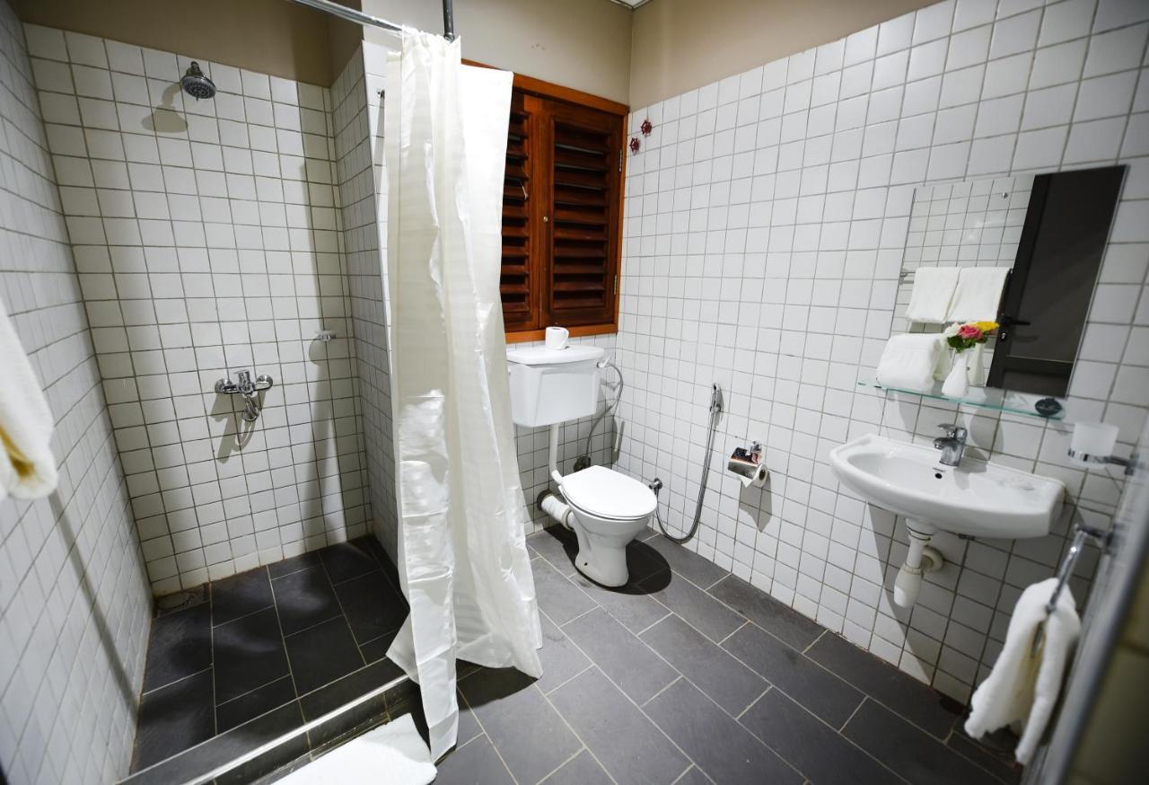 Kampala Boulevard Suites Extérieur photo